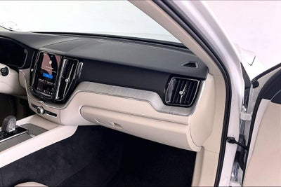 2024 Volvo XC60 B5 Plus Dark Theme
