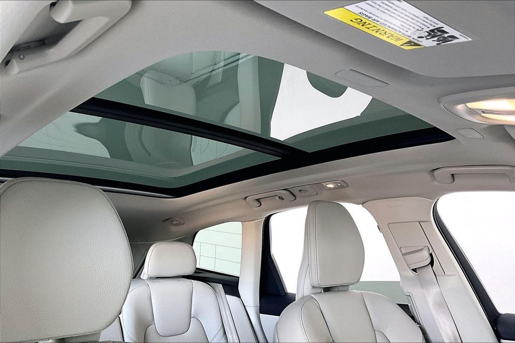 2024 Volvo XC60 B5 Plus Dark Theme