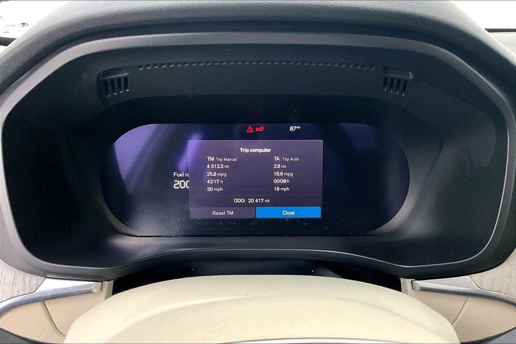 2024 Volvo XC60 B5 Plus Dark Theme