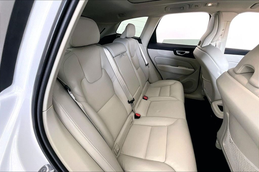 2024 Volvo XC60 B5 Plus Dark Theme