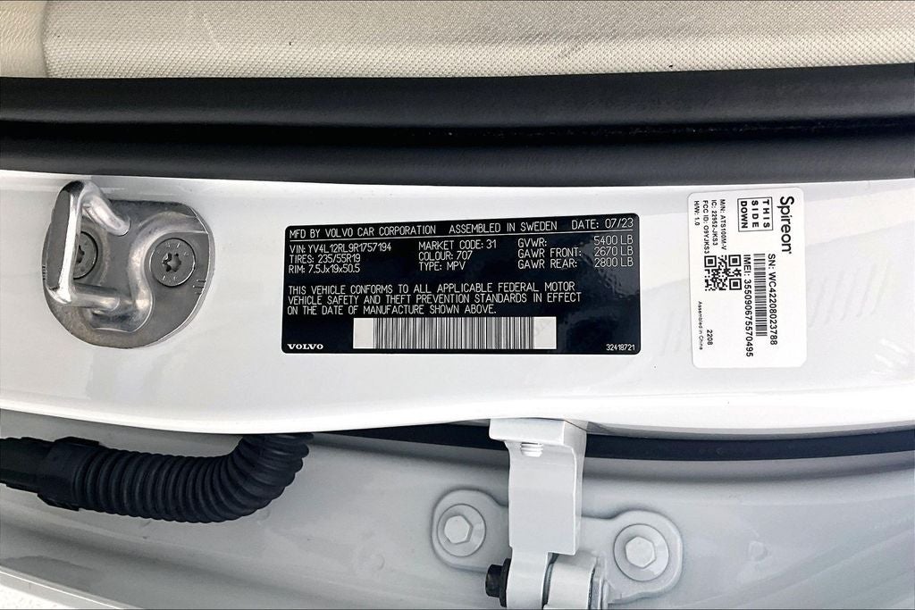 2024 Volvo XC60 B5 Plus Dark Theme
