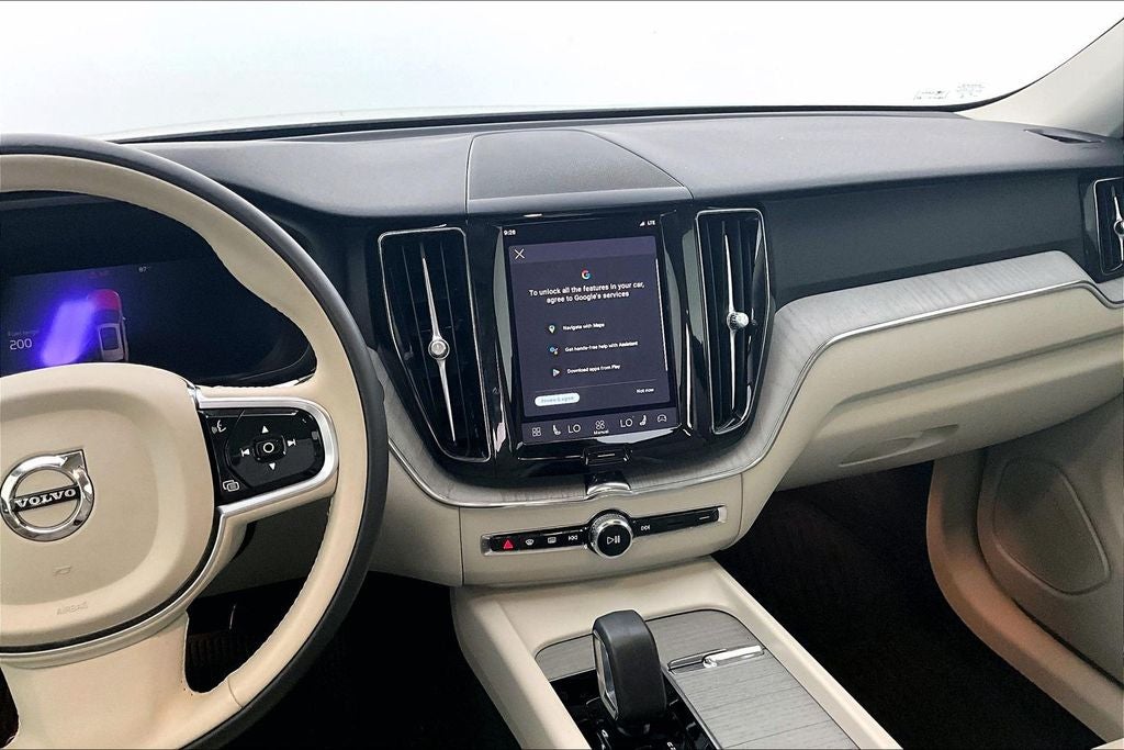 2024 Volvo XC60 B5 Plus Dark Theme