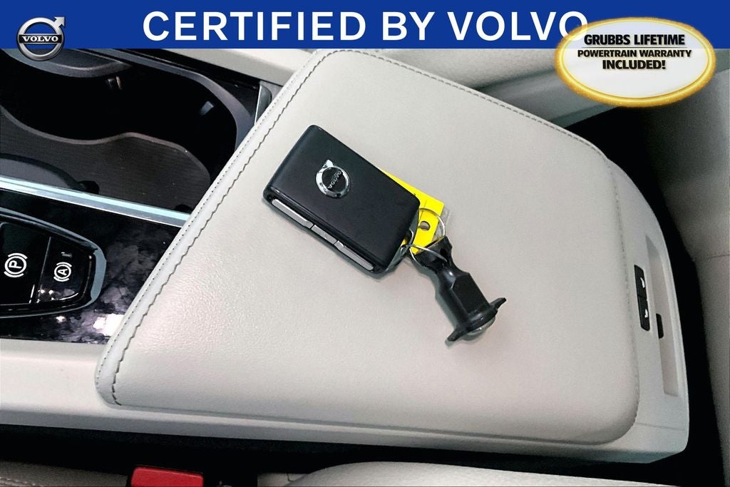 2024 Volvo XC60 B5 Plus Dark Theme