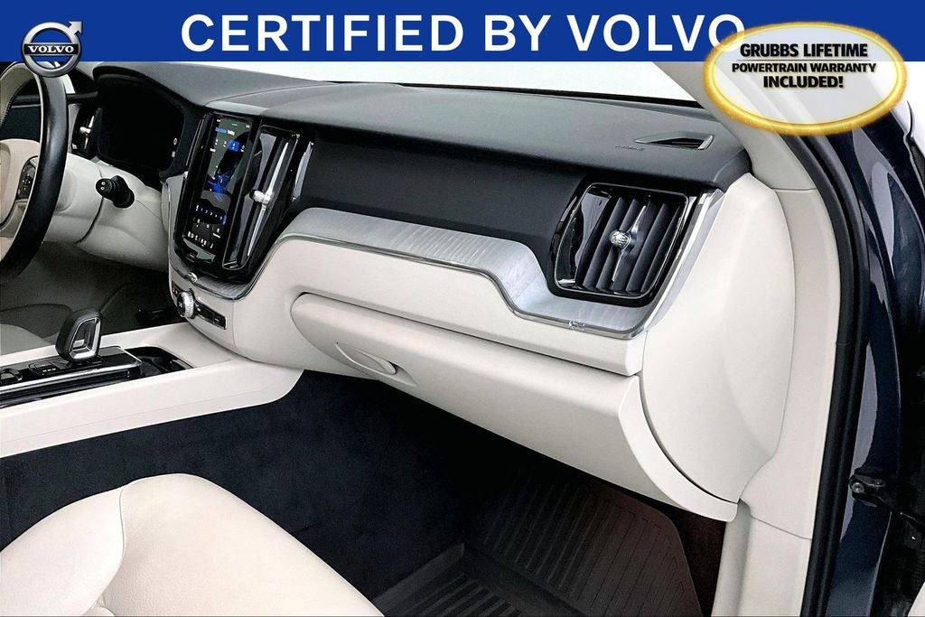 2024 Volvo XC60 B5 Plus Dark Theme