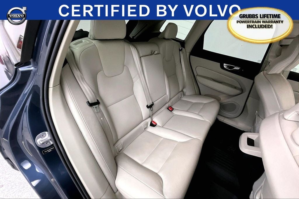 2024 Volvo XC60 B5 Plus Dark Theme