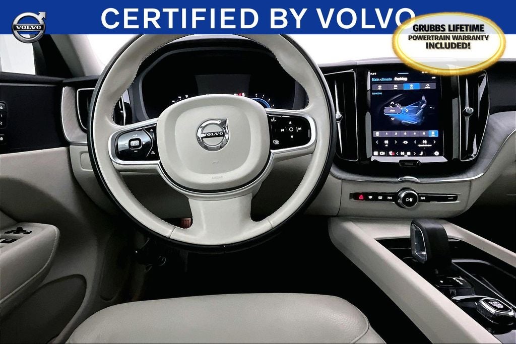 2024 Volvo XC60 B5 Plus Dark Theme