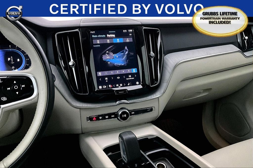 2024 Volvo XC60 B5 Plus Dark Theme