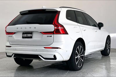 2024 Volvo XC60 B5 Plus Dark Theme