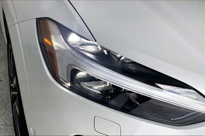 2024 Volvo XC60 B5 Plus Dark Theme