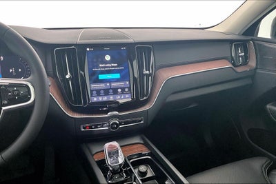 2024 Volvo XC60 B5 Ultimate Dark Theme