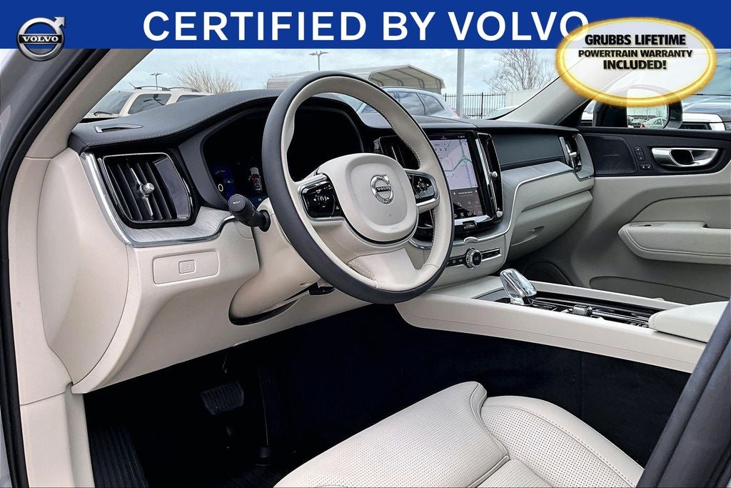 2024 Volvo XC60 B5 Ultimate Dark Theme