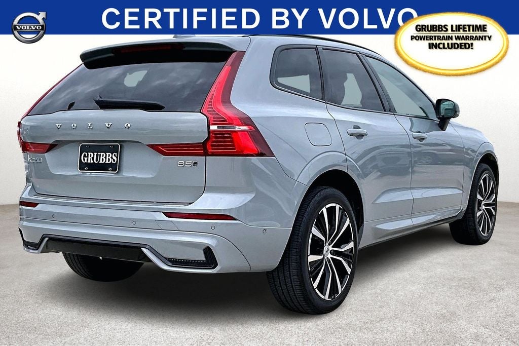 2024 Volvo XC60 B5 Ultimate Dark Theme