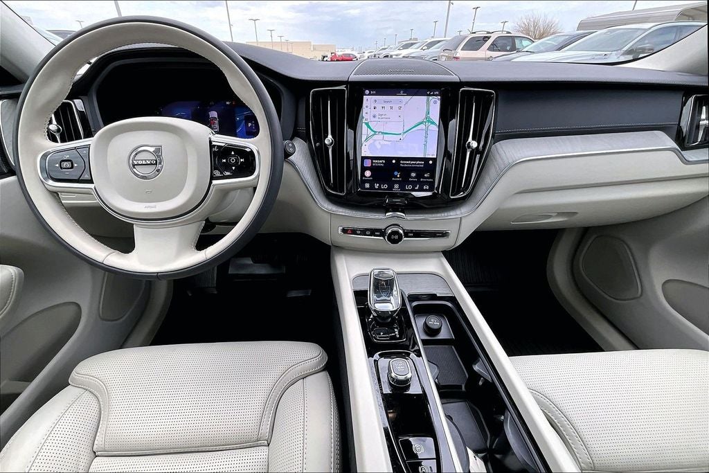 2024 Volvo XC60 B5 Ultimate Dark Theme