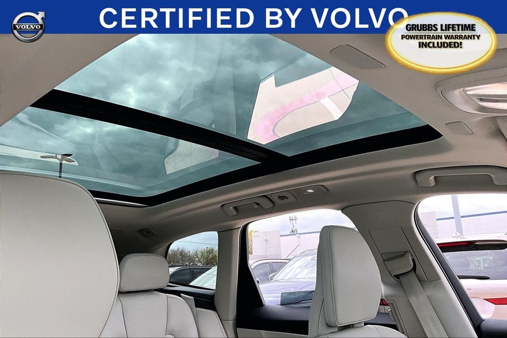 2024 Volvo XC60 B5 Ultimate Dark Theme