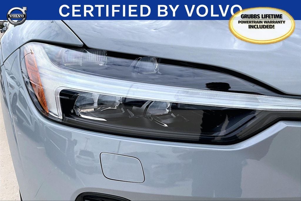 2024 Volvo XC60 B5 Ultimate Dark Theme