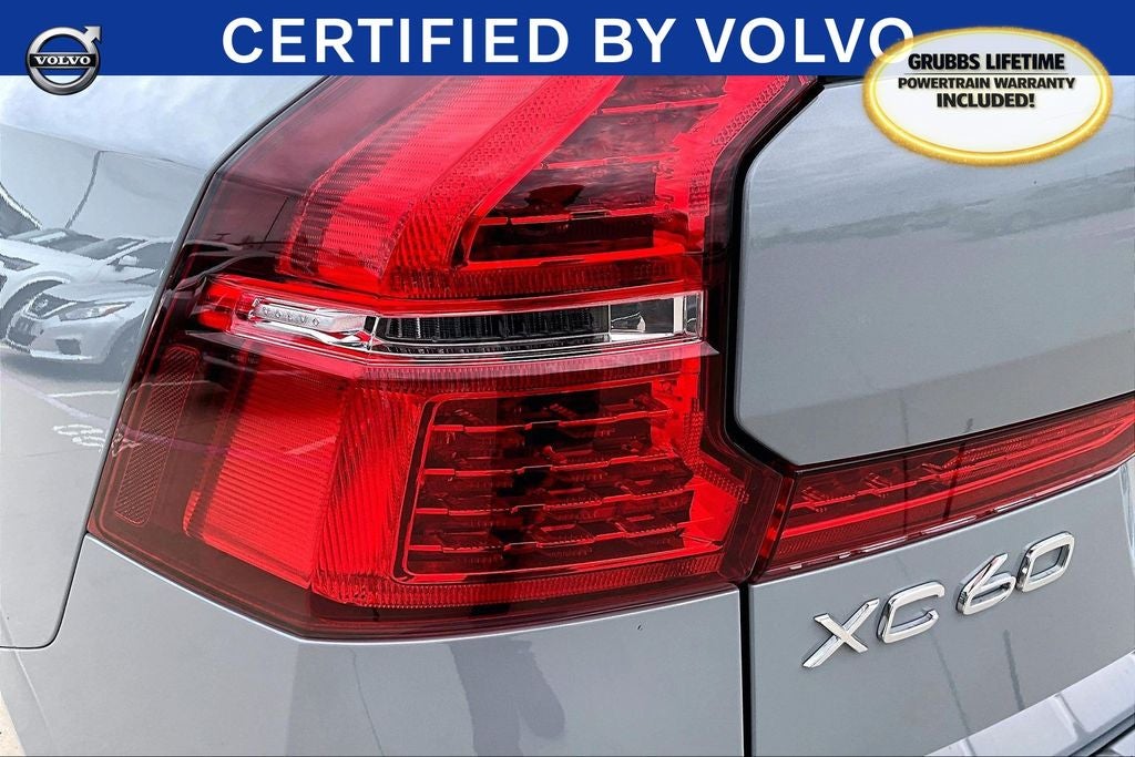 2024 Volvo XC60 B5 Ultimate Dark Theme
