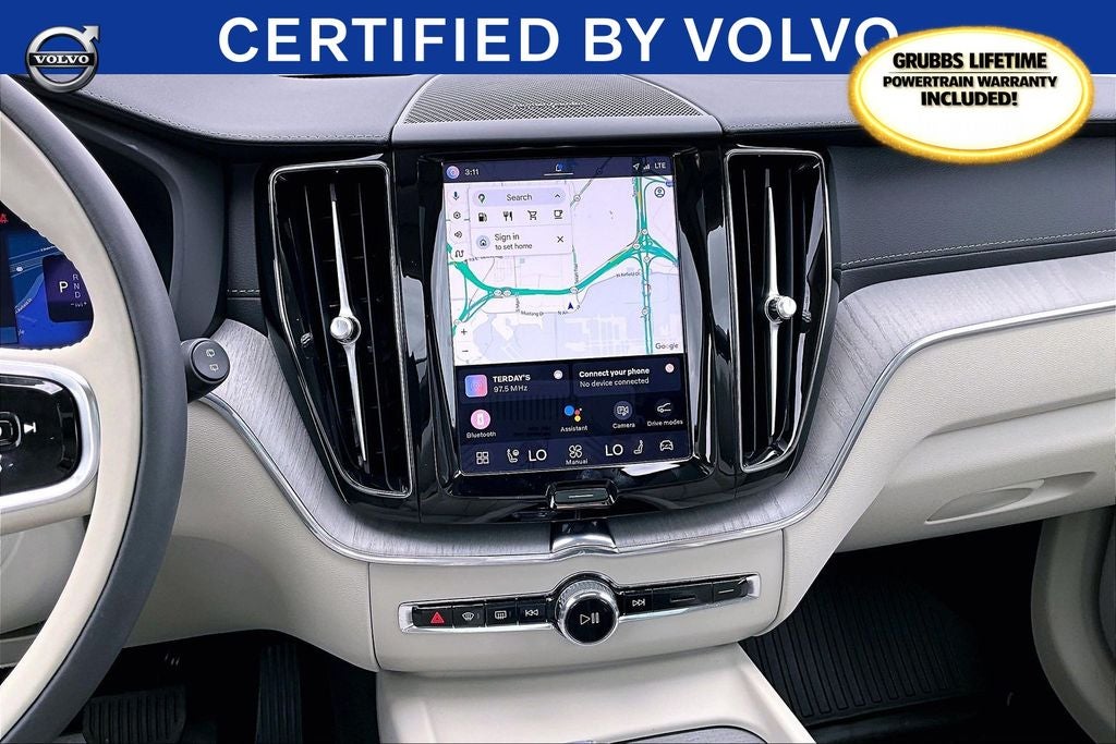 2024 Volvo XC60 B5 Ultimate Dark Theme