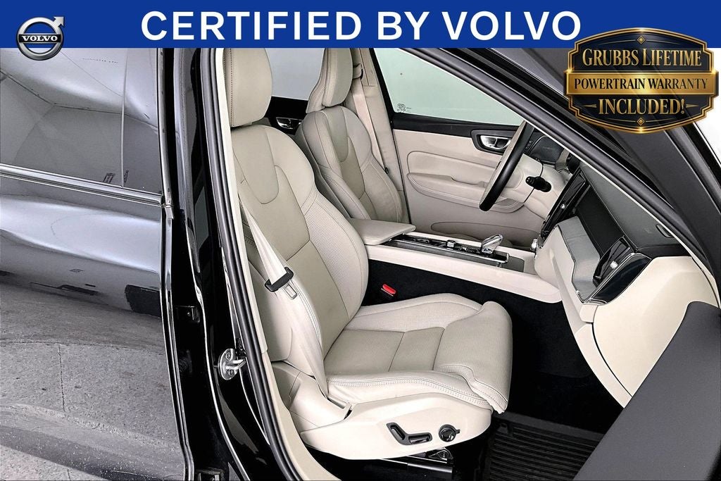 2024 Volvo XC60 B5 Ultimate Dark Theme