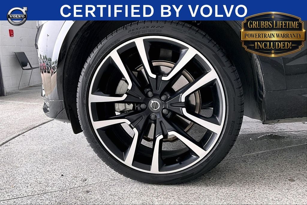 2024 Volvo XC60 B5 Ultimate Dark Theme