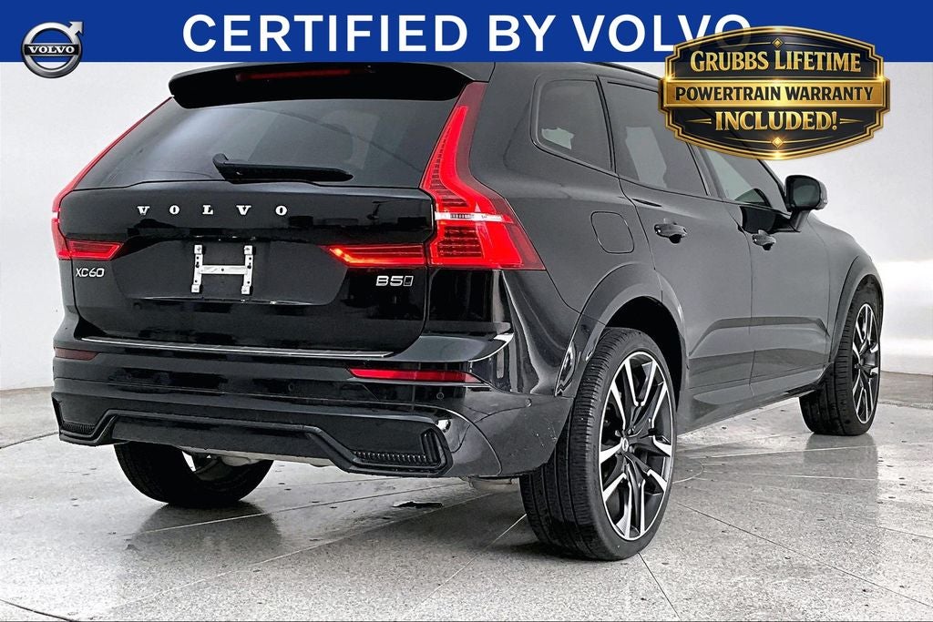 2024 Volvo XC60 B5 Ultimate Dark Theme
