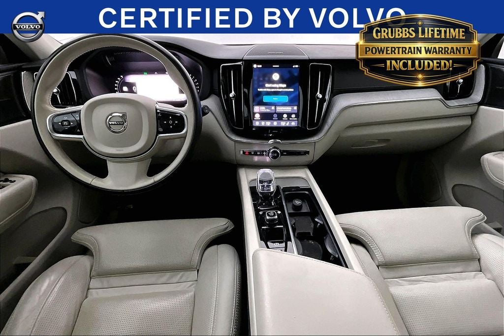2024 Volvo XC60 B5 Ultimate Dark Theme