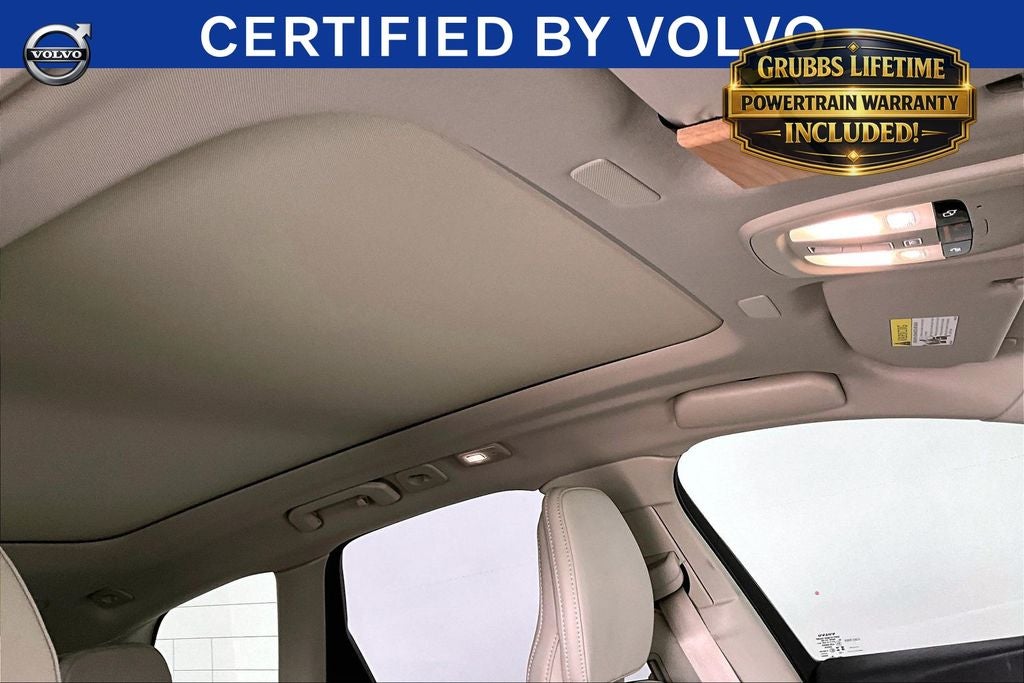 2024 Volvo XC60 B5 Ultimate Dark Theme