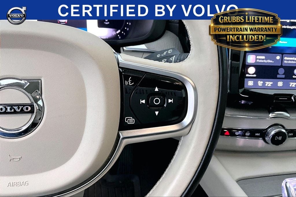 2024 Volvo XC60 B5 Ultimate Dark Theme