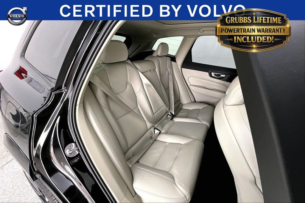 2024 Volvo XC60 B5 Ultimate Dark Theme