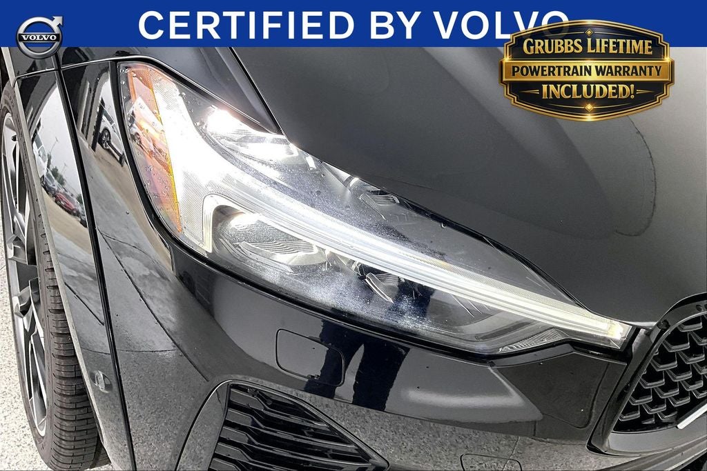 2024 Volvo XC60 B5 Ultimate Dark Theme