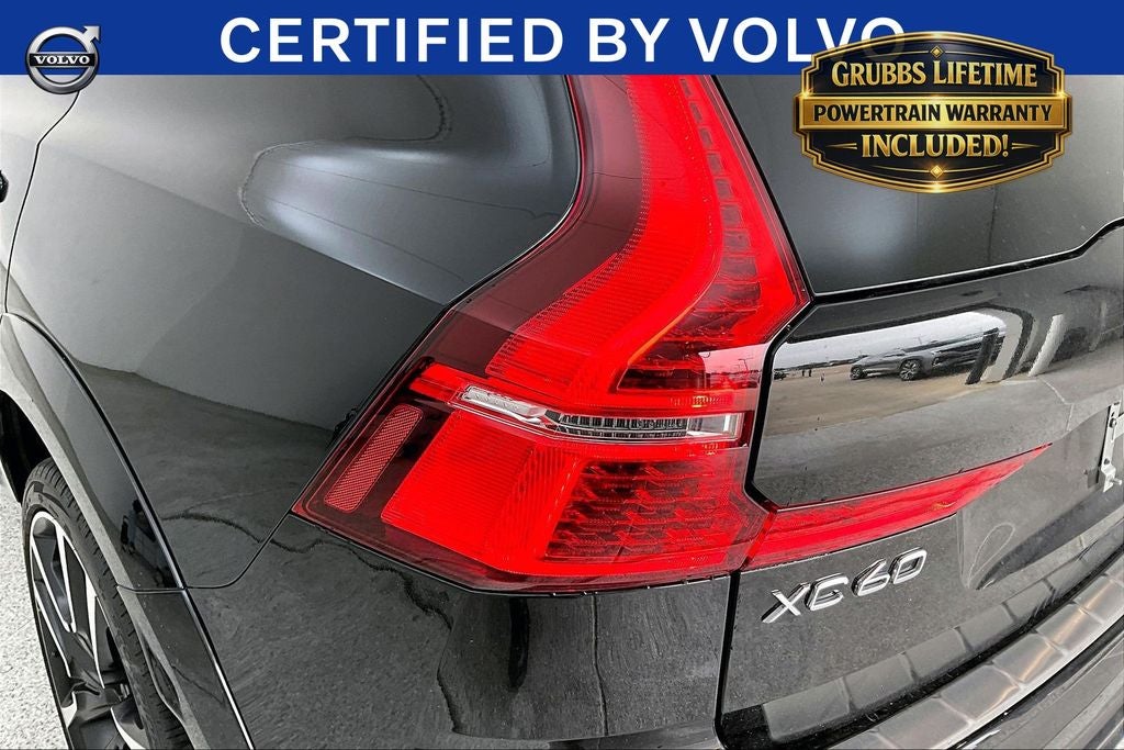 2024 Volvo XC60 B5 Ultimate Dark Theme