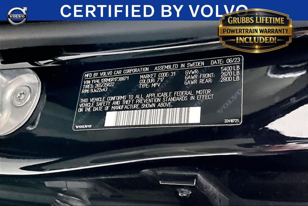 2024 Volvo XC60 B5 Ultimate Dark Theme