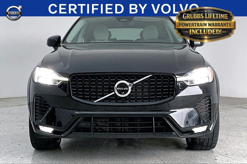 2024 Volvo XC60 B5 Ultimate Dark Theme