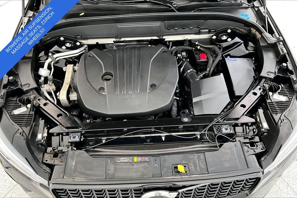 2024 Volvo XC60 B5 Ultimate Dark Theme