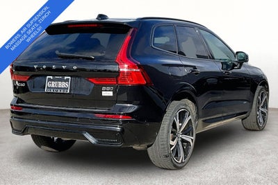 2024 Volvo XC60 B5 Ultimate Dark Theme