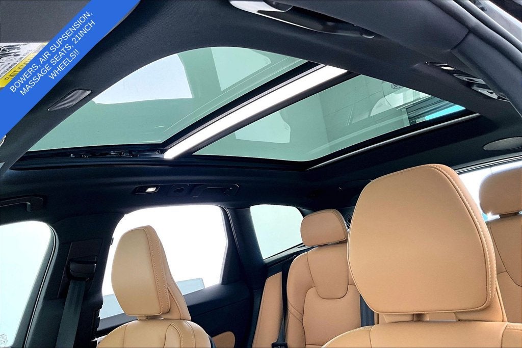 2024 Volvo XC60 B5 Ultimate Dark Theme