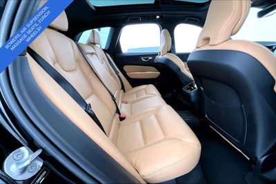 2024 Volvo XC60 B5 Ultimate Dark Theme