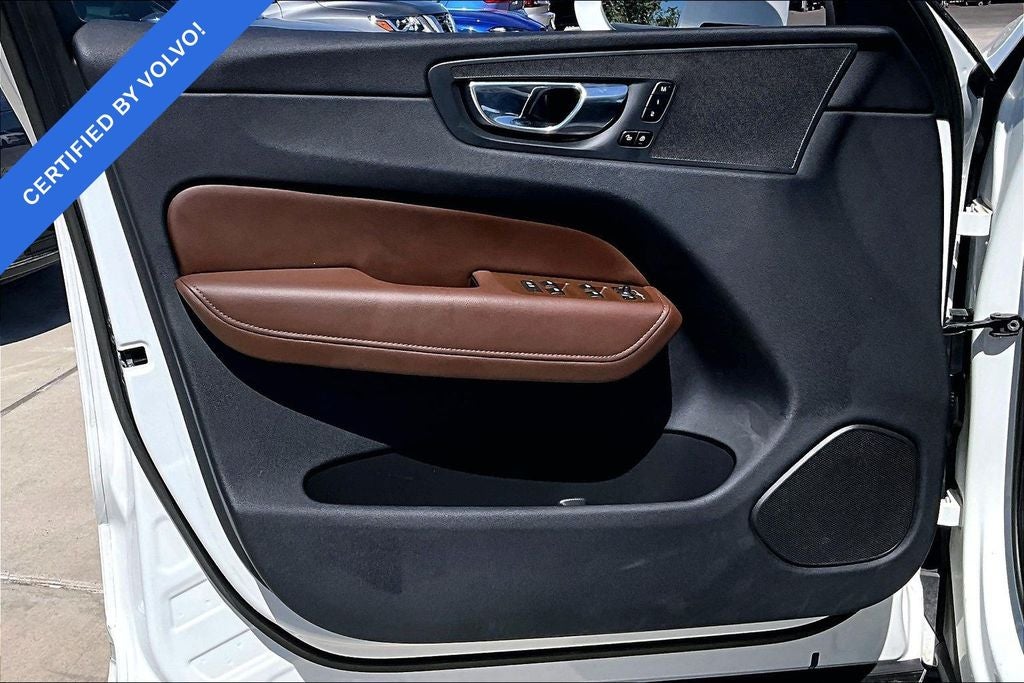 2023 Volvo XC60 B5 Plus Bright Theme