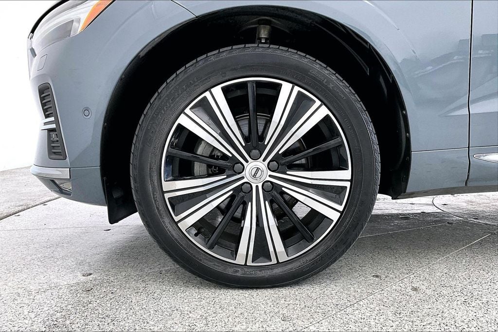 2023 Volvo XC60 B5 Plus Bright Theme