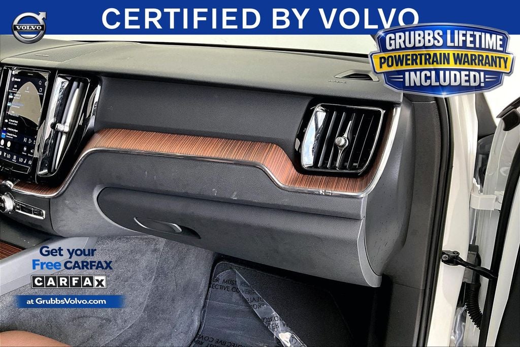 2023 Volvo XC60 B5 Plus Dark Theme