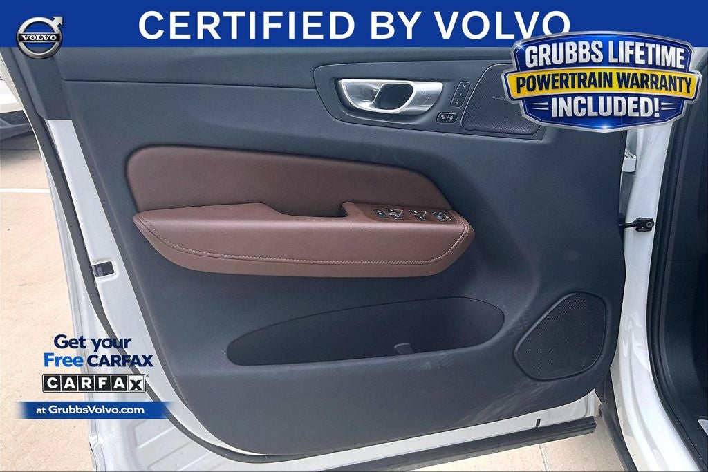 2023 Volvo XC60 B5 Plus Dark Theme