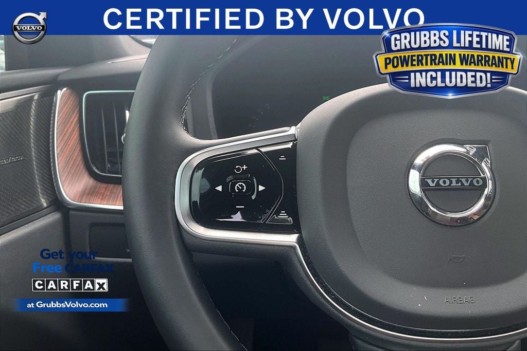 2023 Volvo XC60 B5 Plus Dark Theme