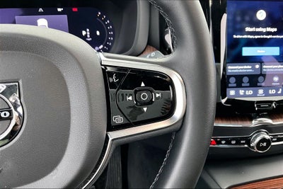 2023 Volvo XC60 B5 Plus Dark Theme