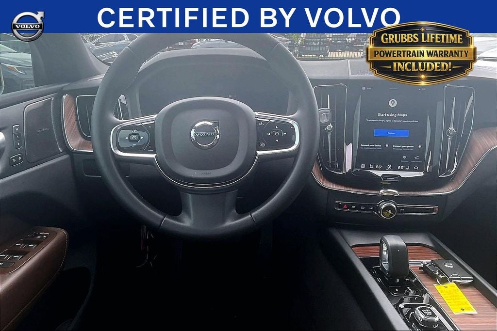 2023 Volvo XC60 B5 Plus Dark Theme