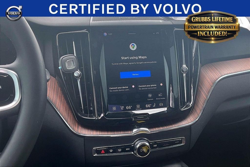 2023 Volvo XC60 B5 Plus Dark Theme