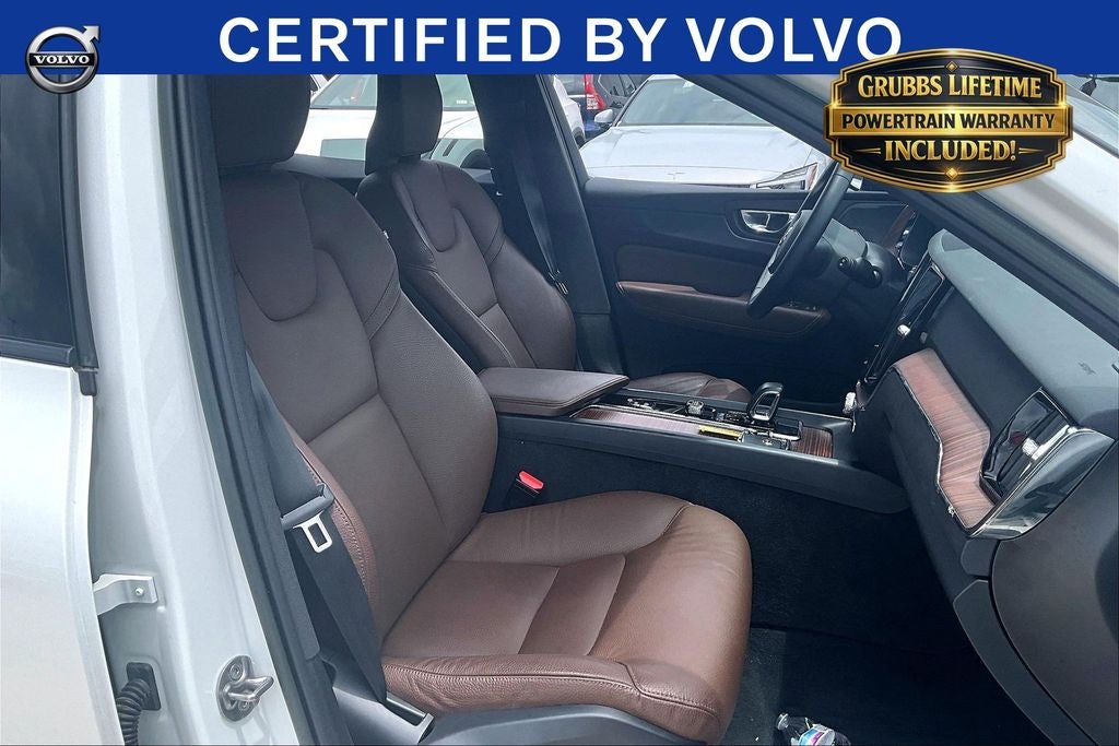 2023 Volvo XC60 B5 Plus Dark Theme