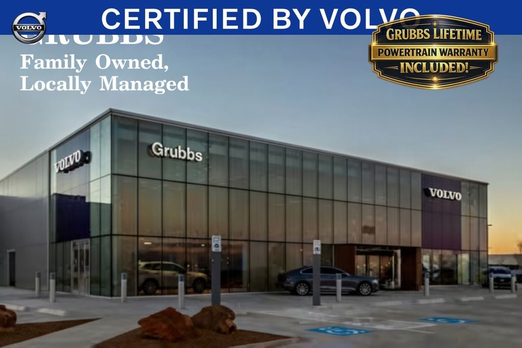 2025 Volvo XC40 B5 Plus Dark Theme