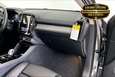2026 Volvo XC40 B5 Plus