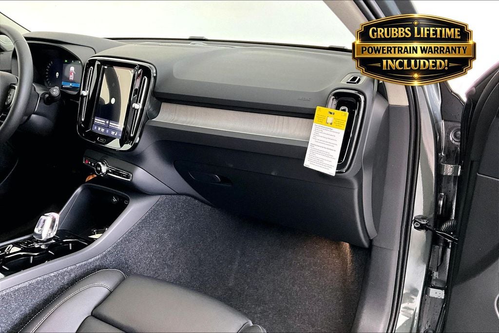 2026 Volvo XC40 B5 Plus