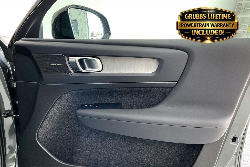 2026 Volvo XC40 B5 Plus