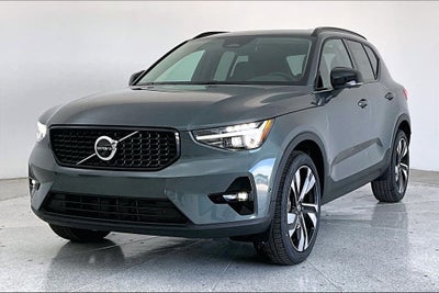 2026 Volvo XC40 B5 Plus